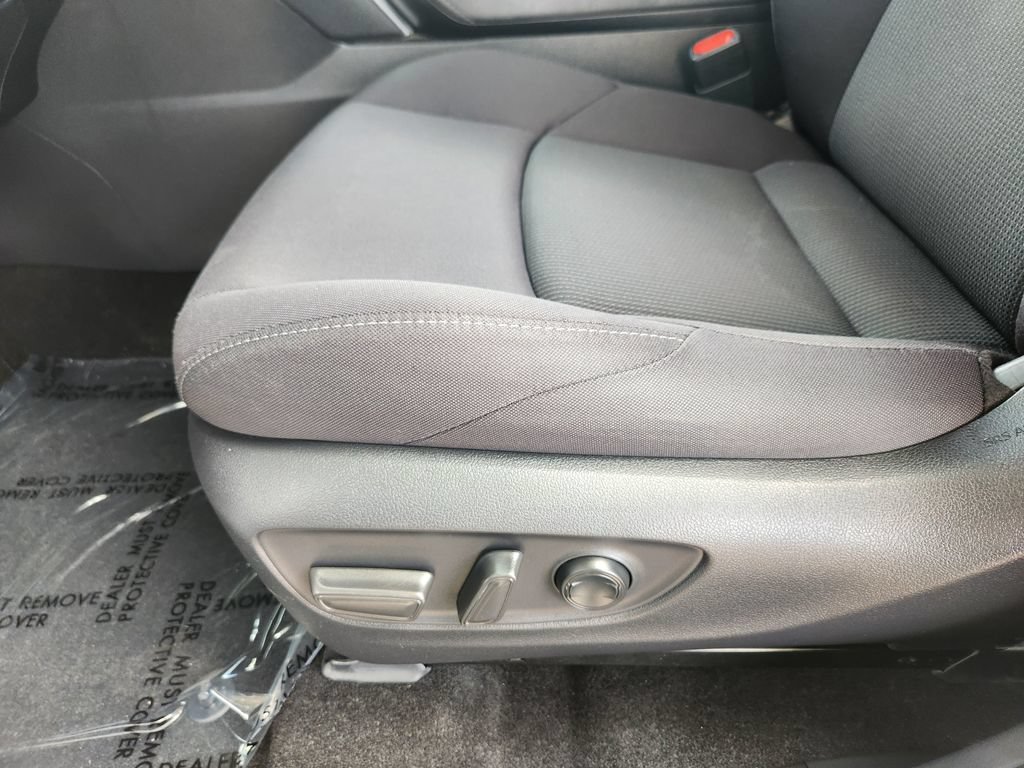 Used 2024 Toyota Venza LE AWD/4WD image 15