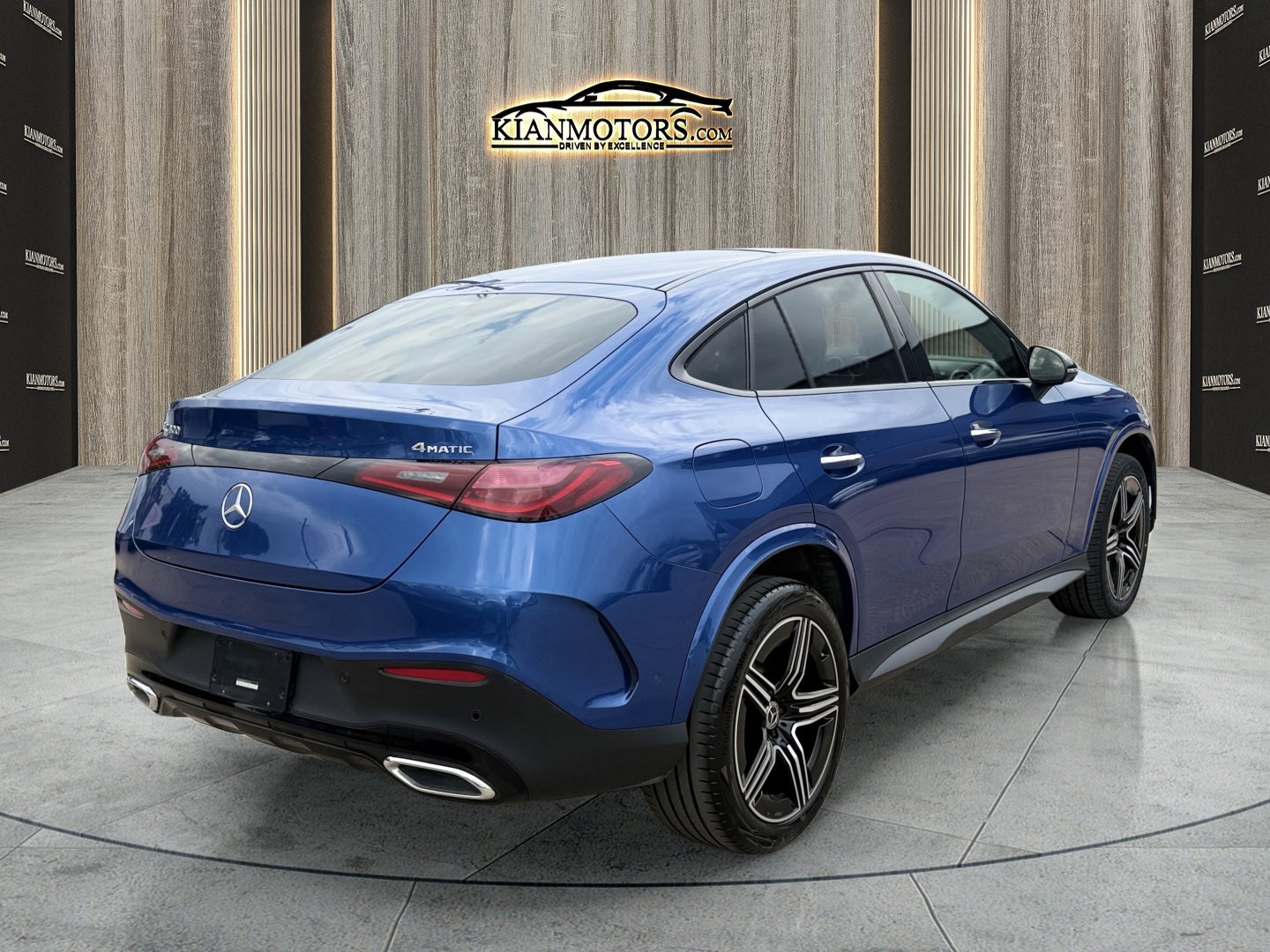 Used 2024 Mercedes-Benz GLC 300 4MATIC w/ AMG Line image 7