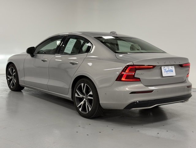 Used 2023 Volvo S60 B5 Plus image 3