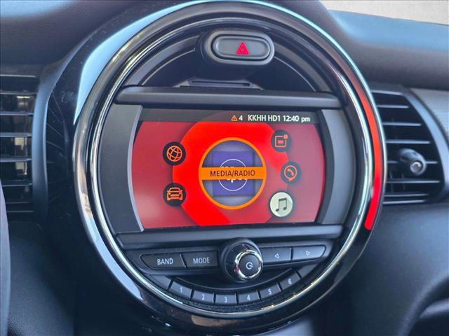 Used 2020 MINI Cooper 4-Door Hardtop image 12