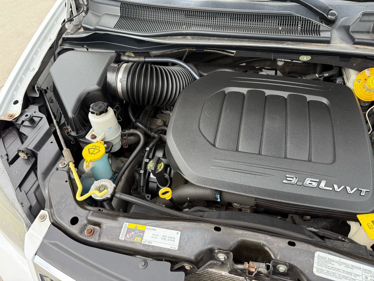 Used 2014 Chrysler Town & Country S FWD image 34