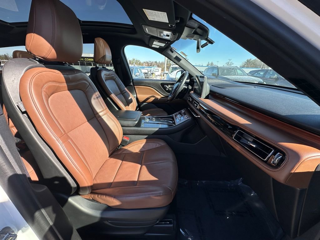 Used 2023 Lincoln Aviator Grand Touring w/ Elements Package Plus image 27