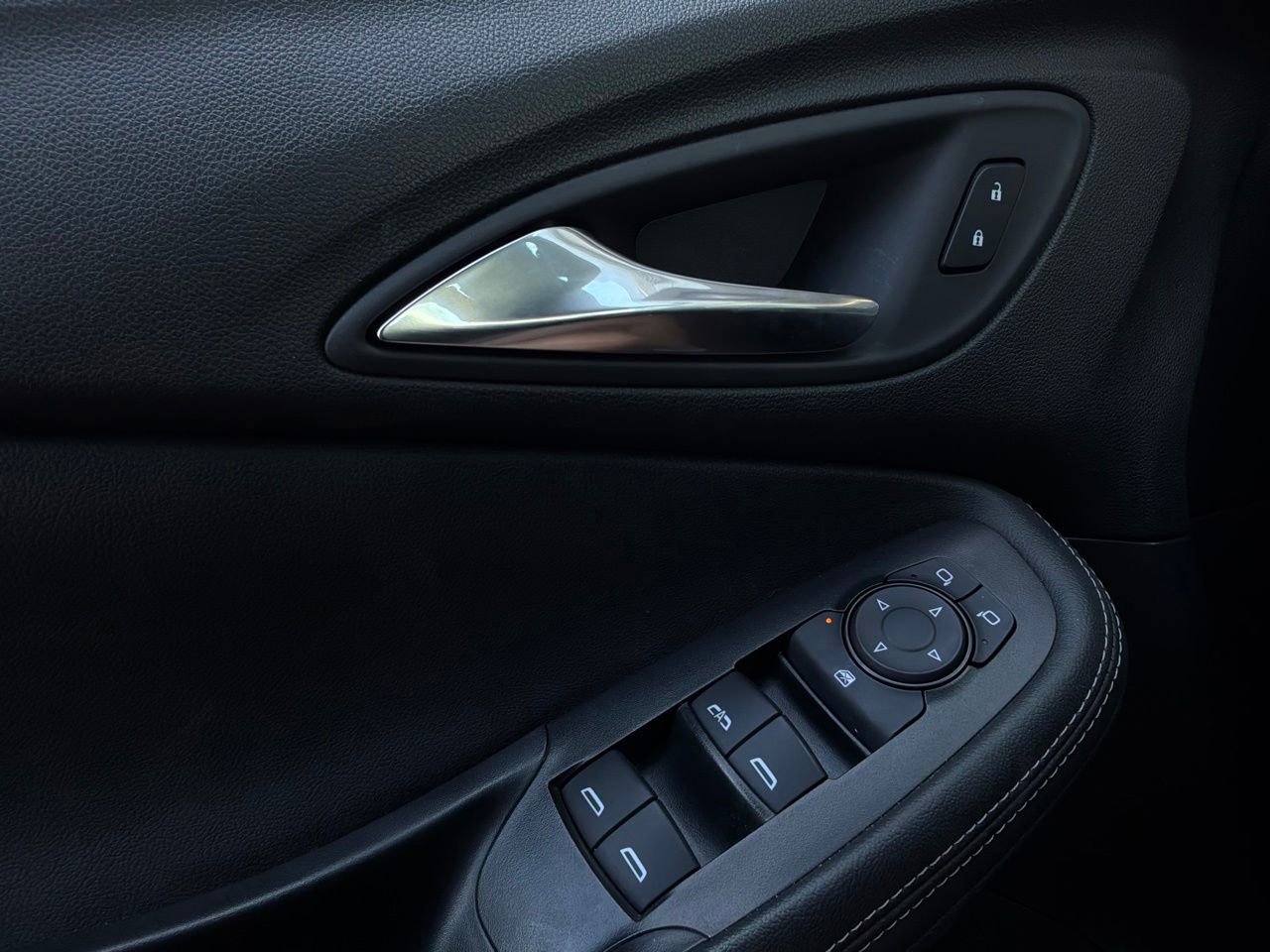 Used 2025 Buick Encore GX Preferred FWD image 19