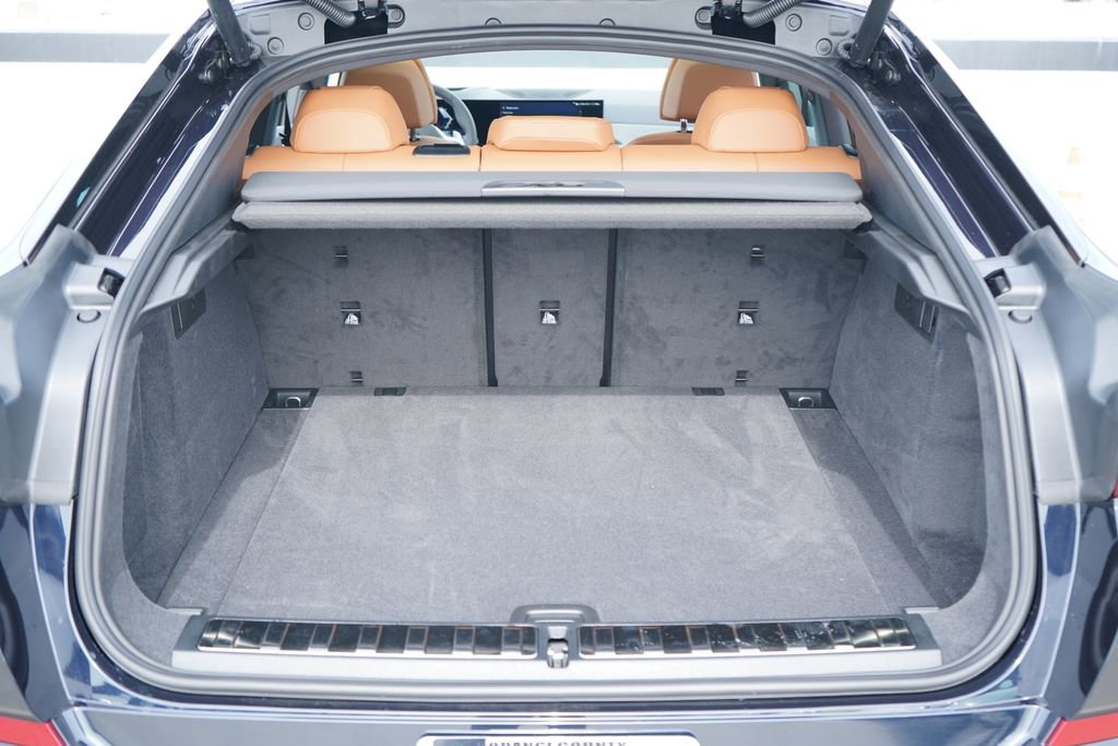 New 2026 BMW X6 M60i w/ Parking Assistance Package image 20