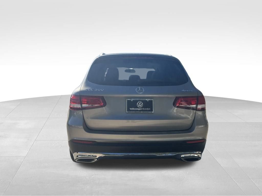 Used 2019 Mercedes-Benz GLC 300 4MATIC image 4
