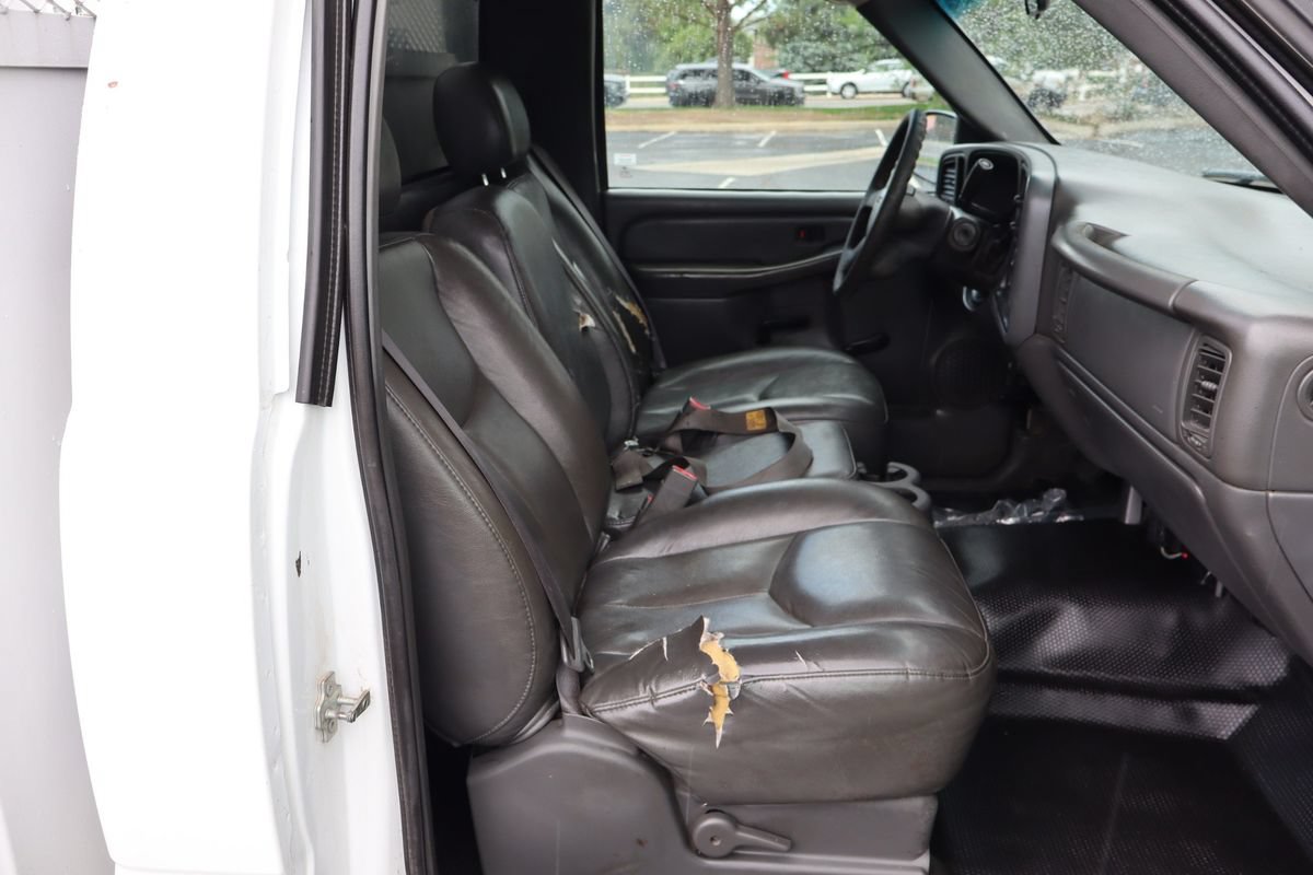Used 2006 GMC Sierra 2500 W/T RWD image 24