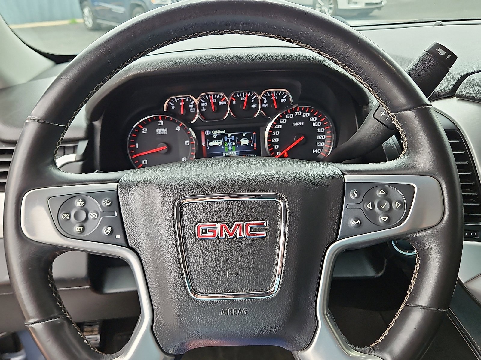 Used 2016 GMC Yukon SLT image 11