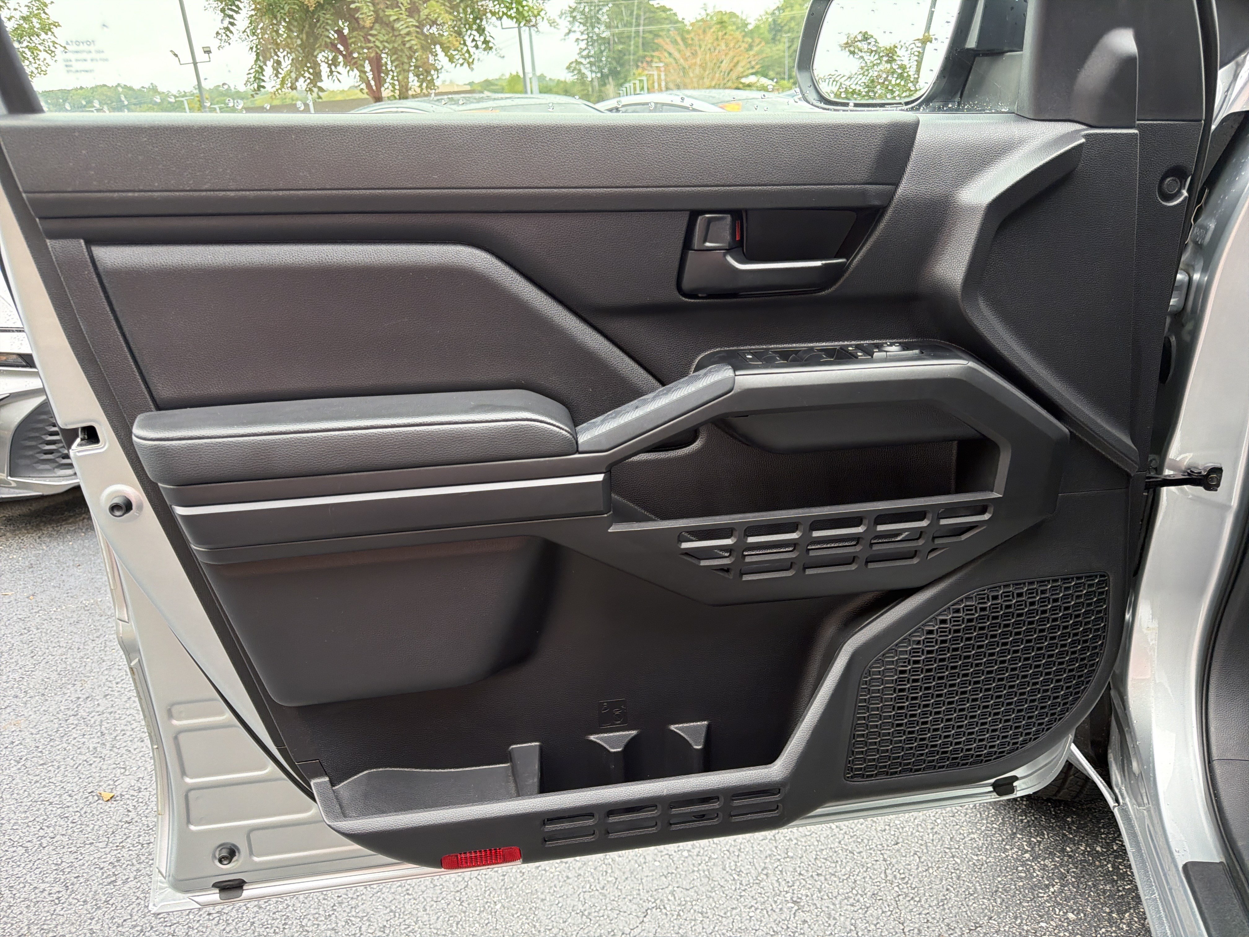 Used 2025 Toyota Tacoma SR RWD image 10
