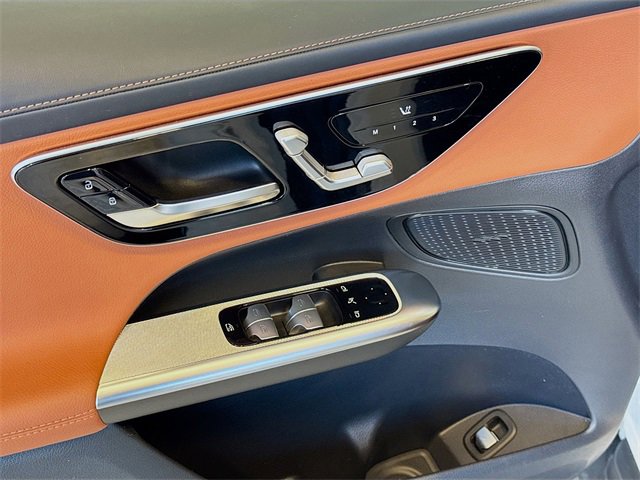 Certified 2025 Mercedes-Benz GLC 300 4MATIC image 18