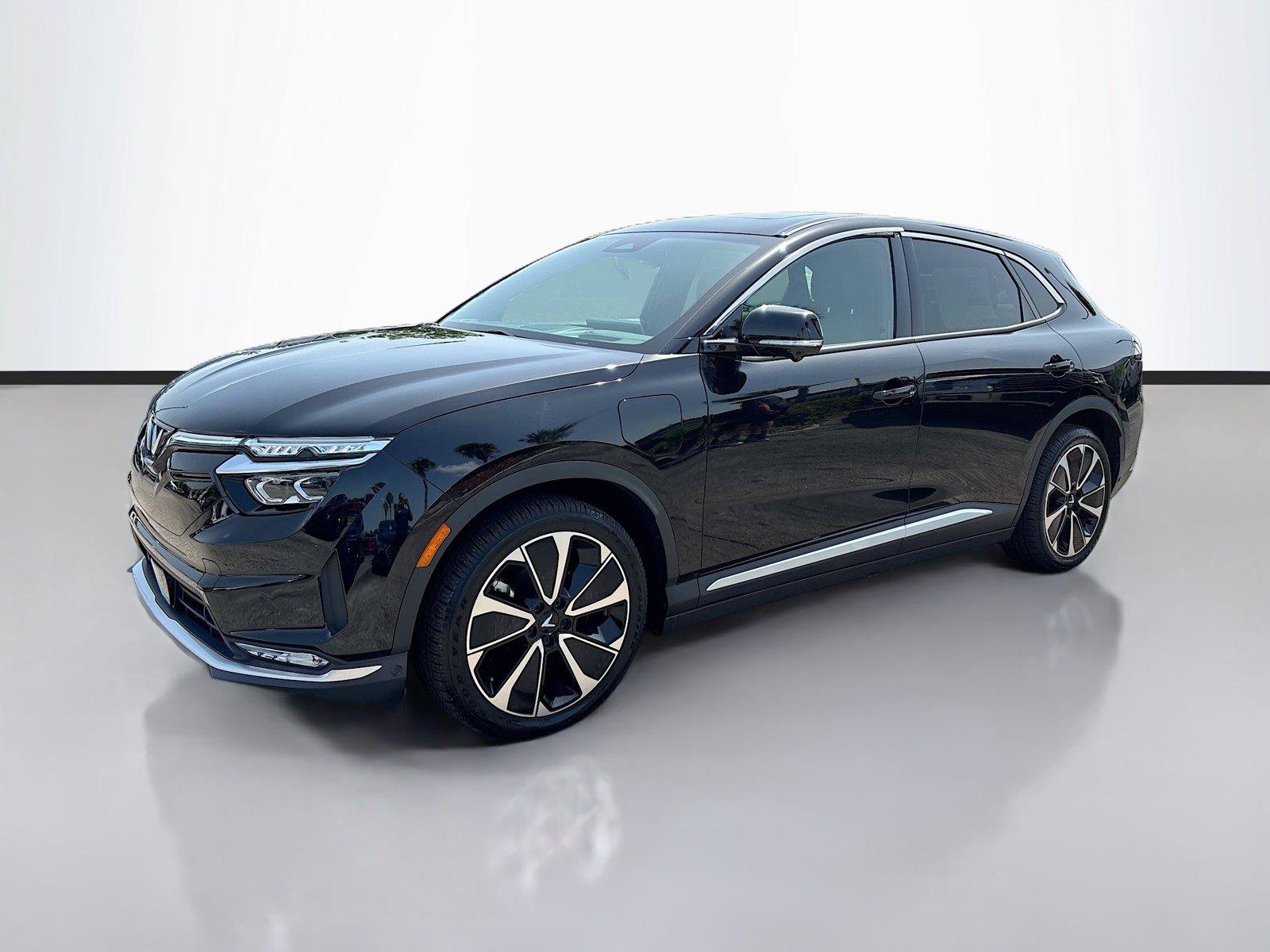 New 2025 VinFast VF 8 Plus AWD/4WD image 3