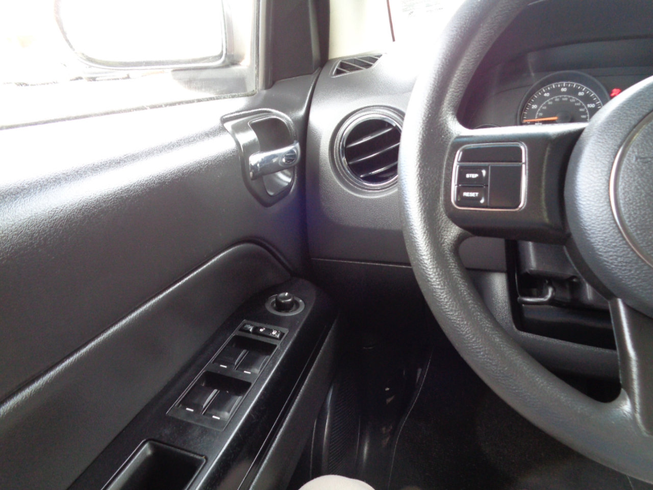 Used 2016 Jeep Compass Sport w/ Power Value Group image 18