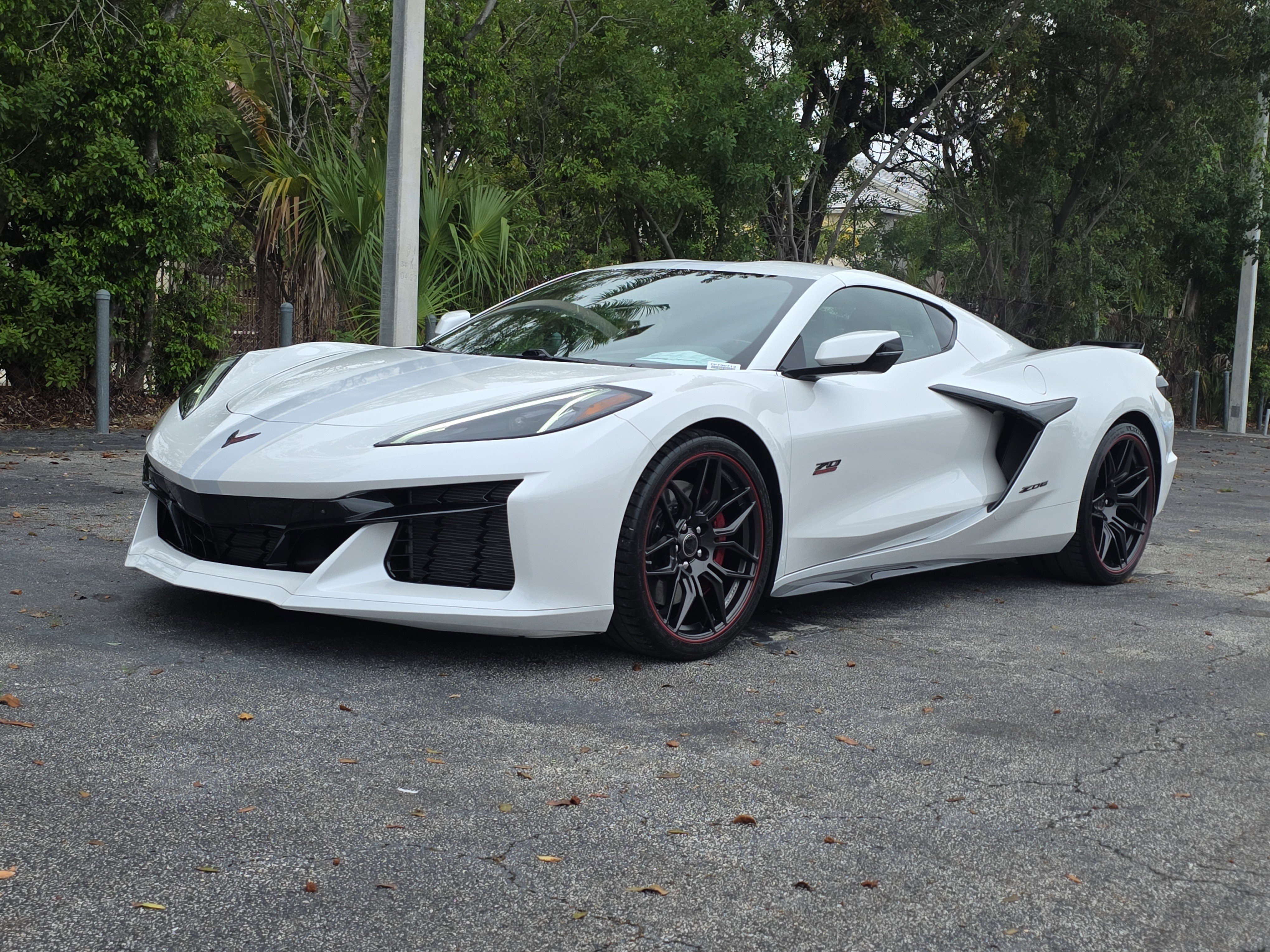 Used 2023 Chevrolet Corvette Z06 image 3