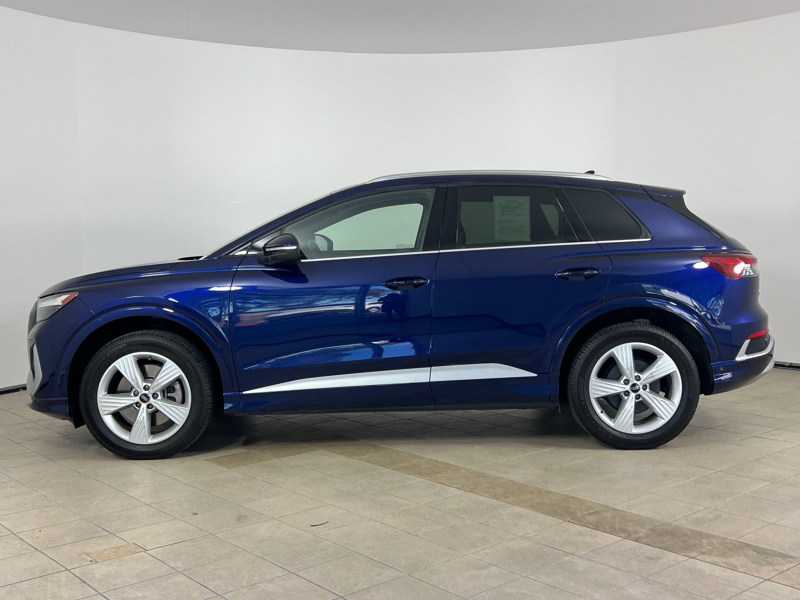 Used 2023 Audi Q4 e-tron Premium Plus w/ Premium Plus AWD/4WD image 3
