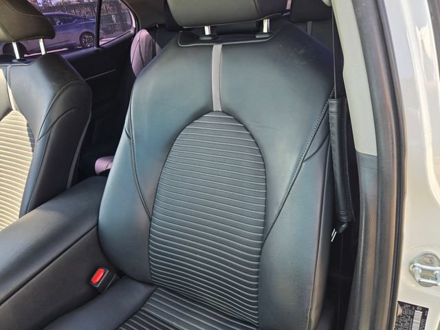 Used 2022 Toyota Camry SE FWD image 14