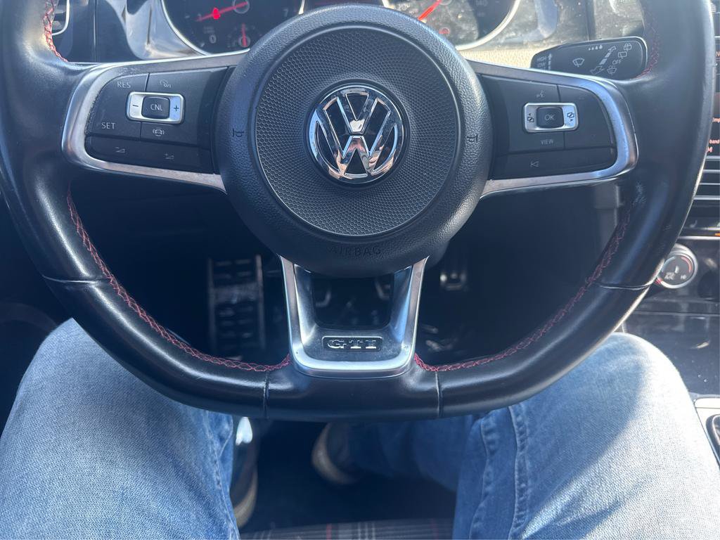 Used 2019 Volkswagen GTI SE FWD image 14