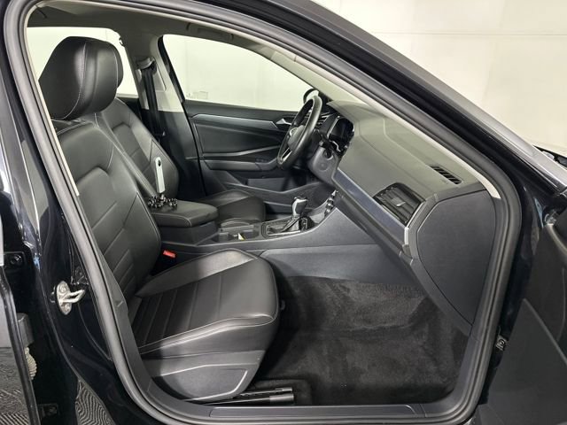 Used 2023 Volkswagen Jetta SE image 28