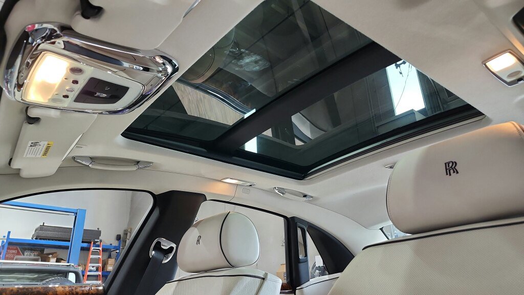 Used 2013 Rolls-Royce Ghost RWD image 33