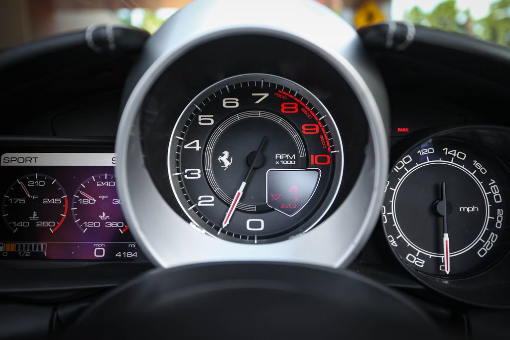 Used 2015 Ferrari California T RWD image 34