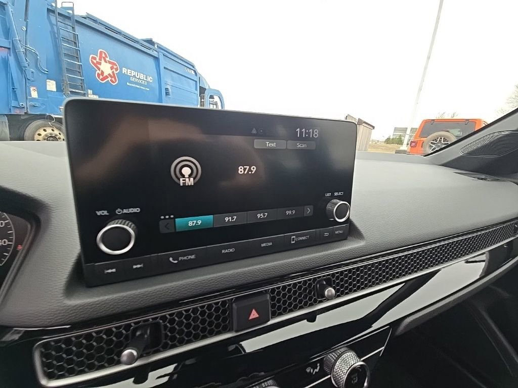 Used 2025 Honda Civic Sport image 19