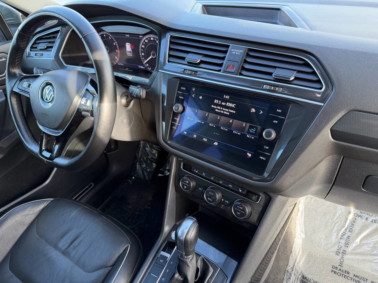 Used 2019 Volkswagen Tiguan SEL Premium w/ 3rd Row Seat Package image 37