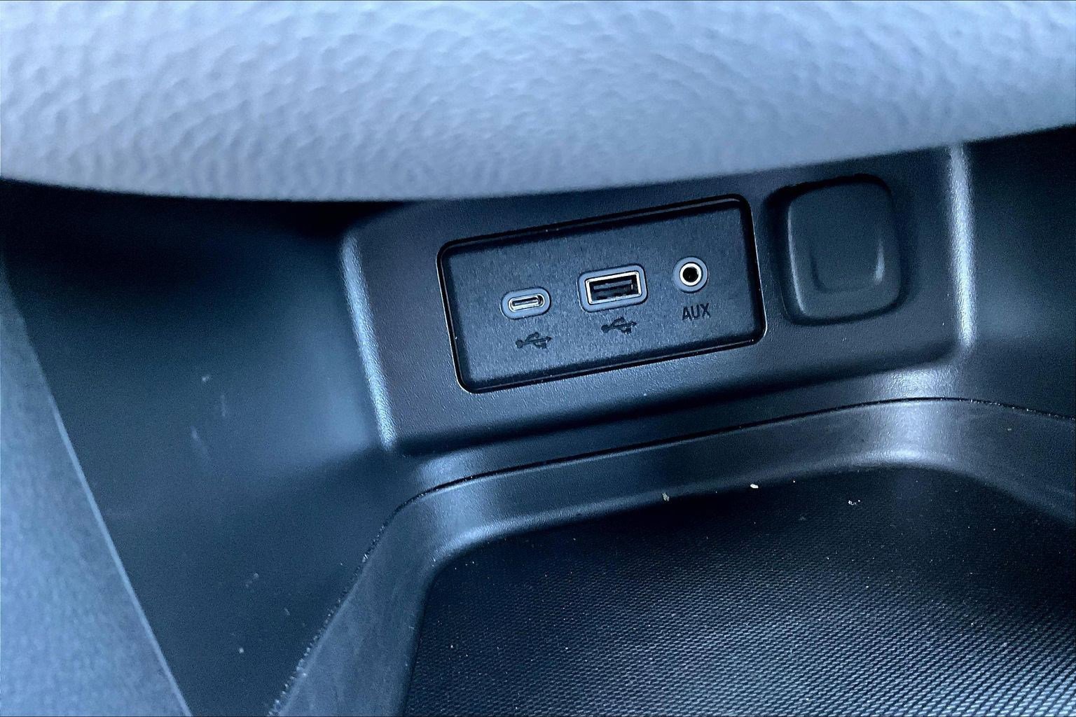 Used 2020 Chevrolet Equinox LS w/ LS Convenience Package FWD image 16