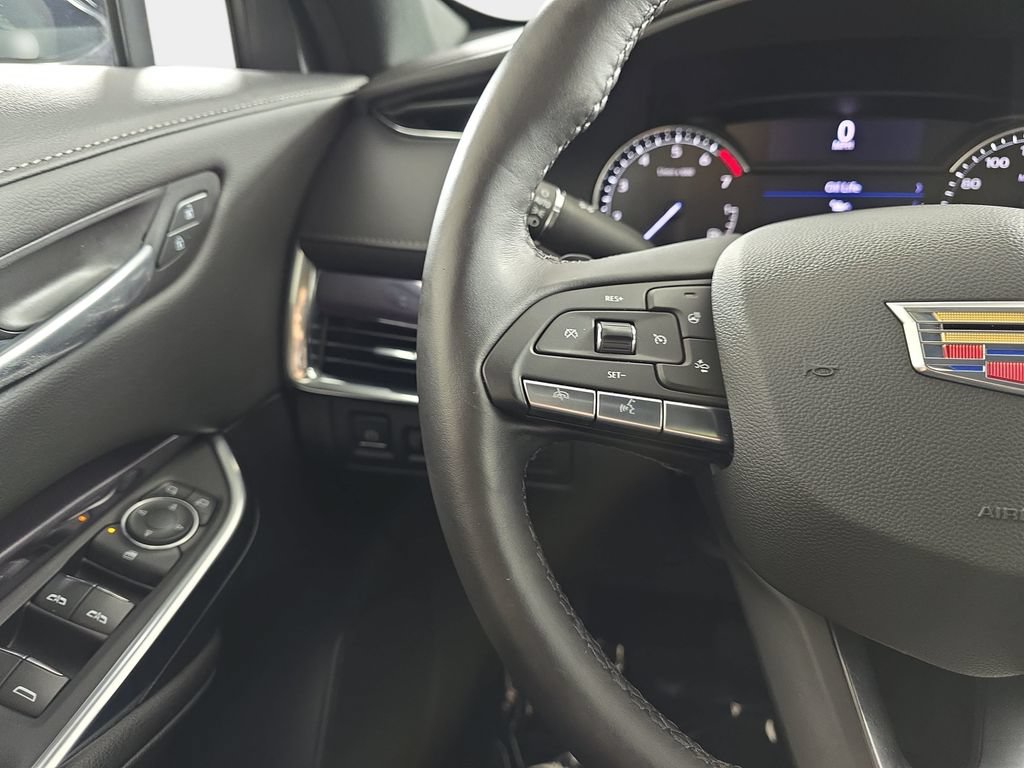 Used 2022 Cadillac XT4 Luxury w/ Cold Weather Package AWD/4WD image 20
