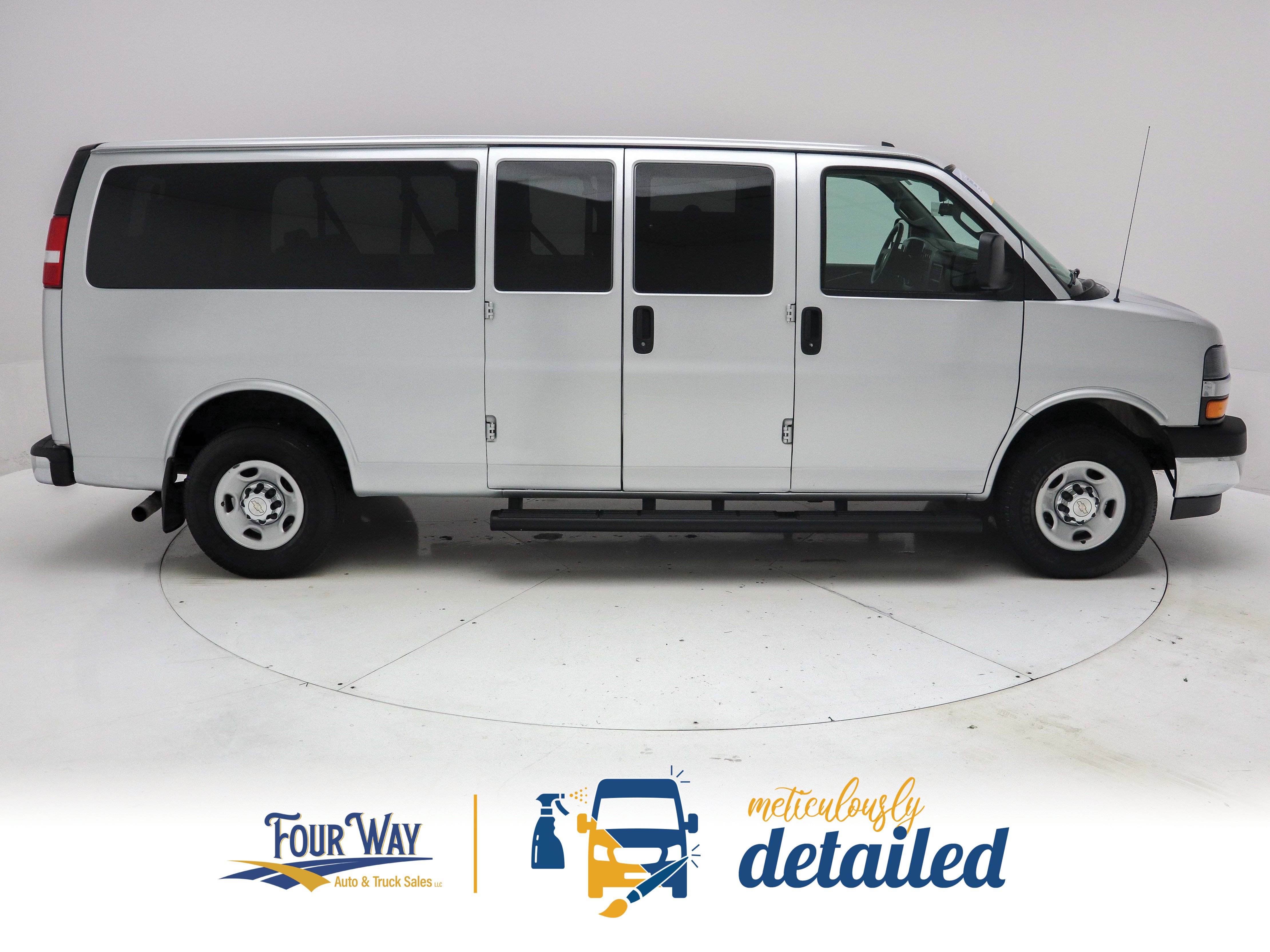 Used 2019 Chevrolet Express 3500 LT w/ LT Preferred Equipment Group RWD image 2