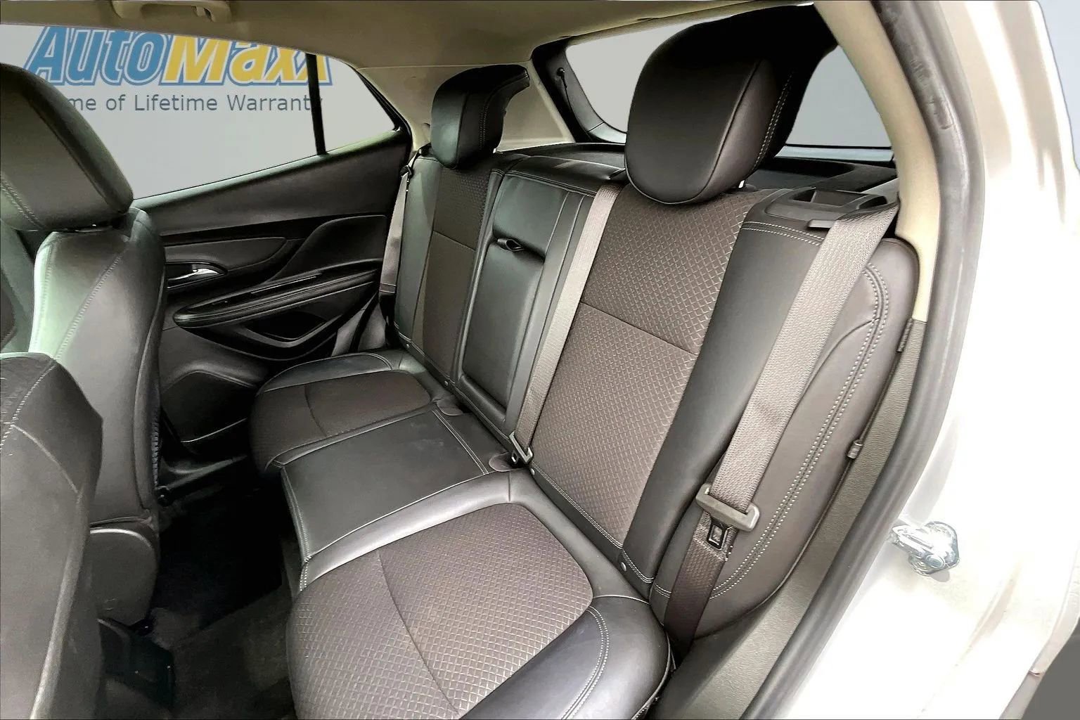 Used 2021 Buick Encore Preferred AWD/4WD image 28