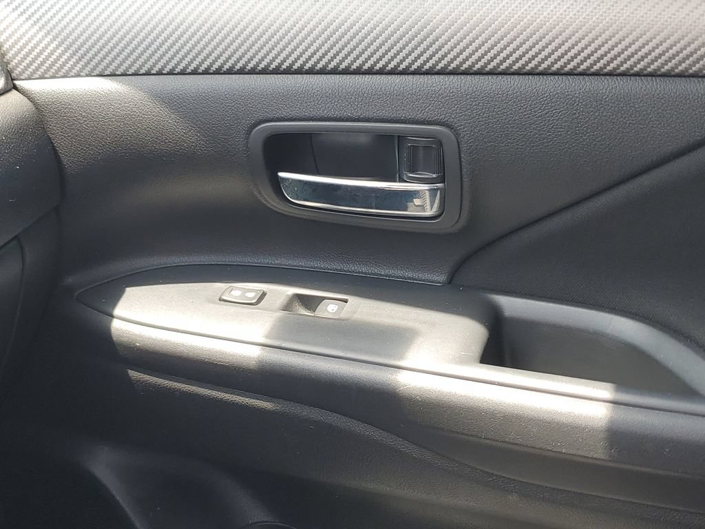 Used 2018 Mitsubishi Outlander ES AWD/4WD image 28