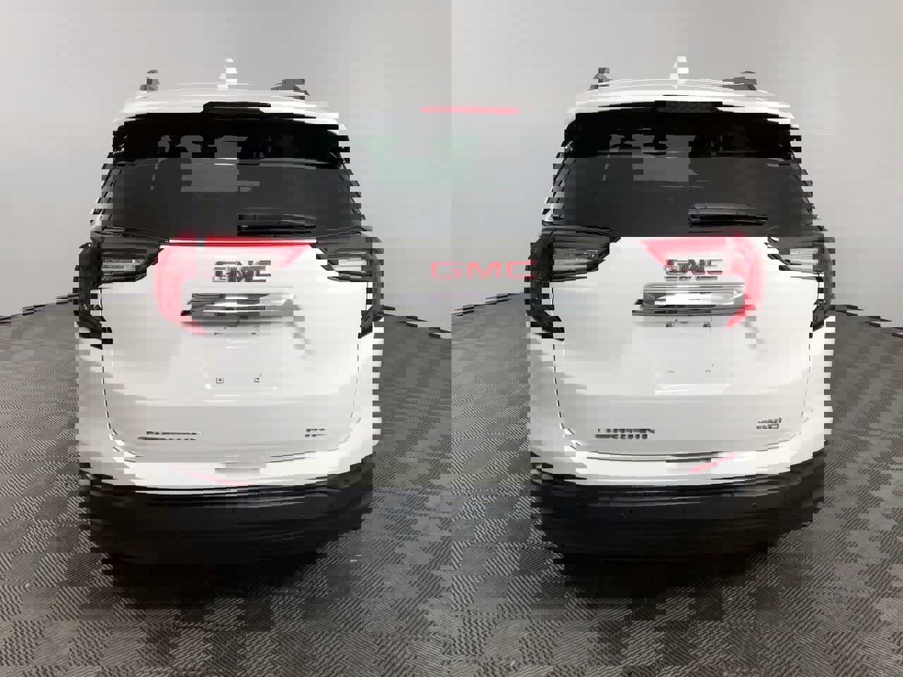 Used 2023 GMC Terrain SLE w/ Driver Convenience Package image 7