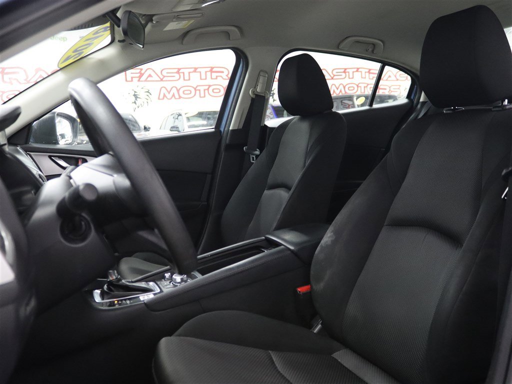 Used 2018 MAZDA MAZDA3 Sport FWD image 8