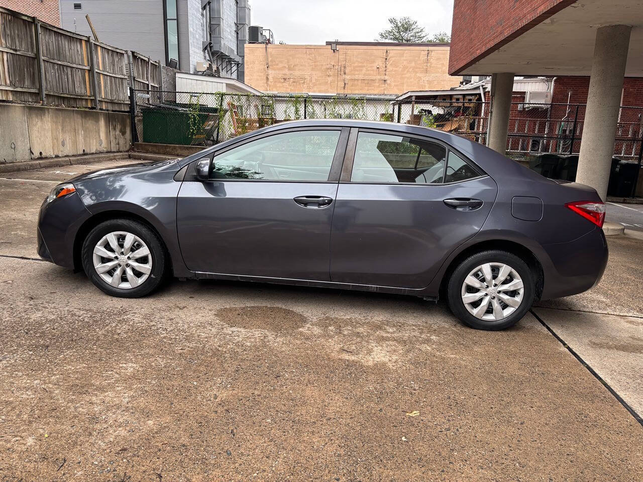 Used 2015 Toyota Corolla LE FWD image 8