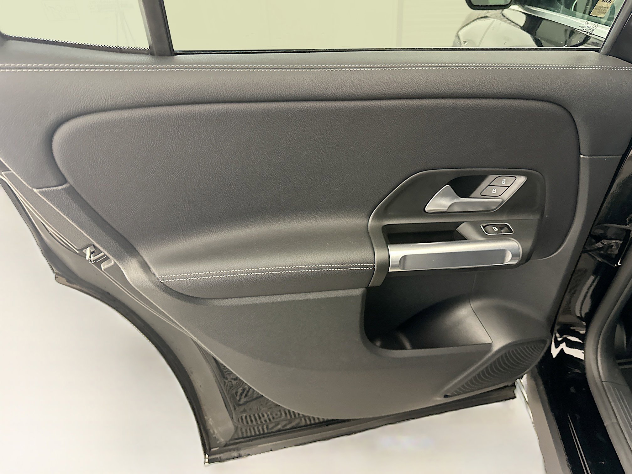 Used 2023 Mercedes-Benz GLB 250 4MATIC image 28