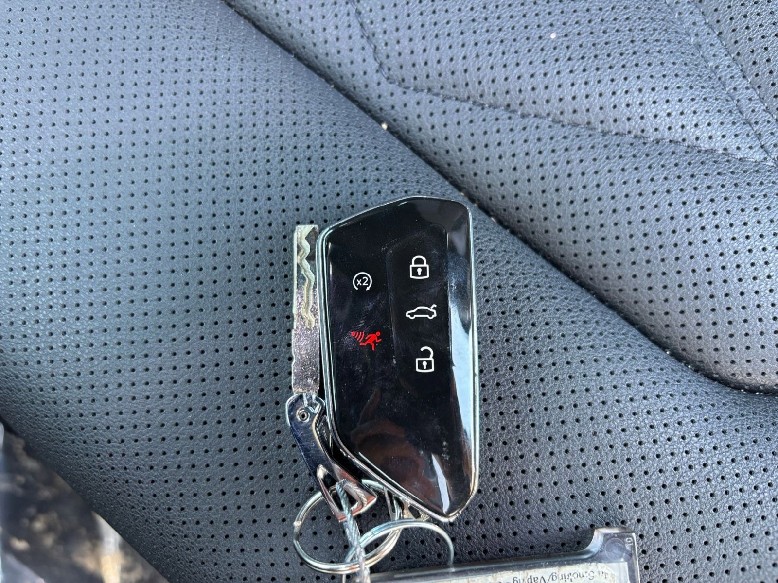 Used 2025 Volkswagen Atlas Cross Sport SE image 22