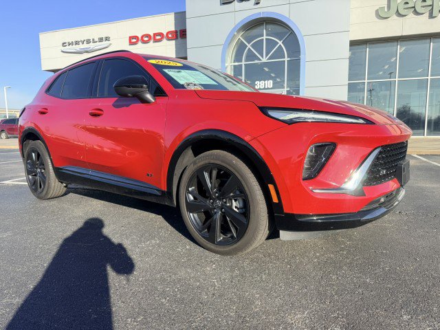 Used 2025 Buick Envision Sport Touring image 8