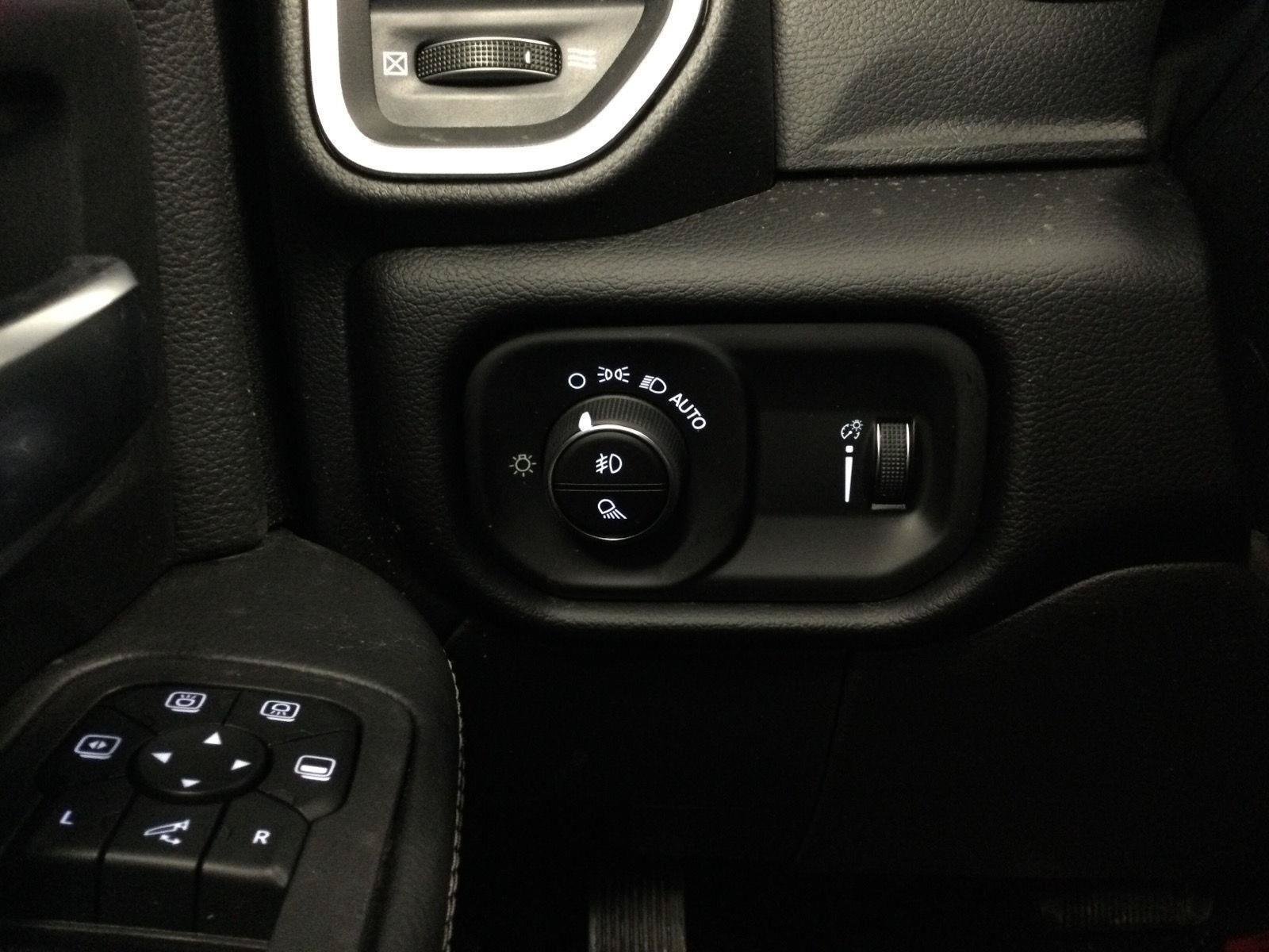 New 2026 RAM 2500 Big Horn AWD/4WD image 15