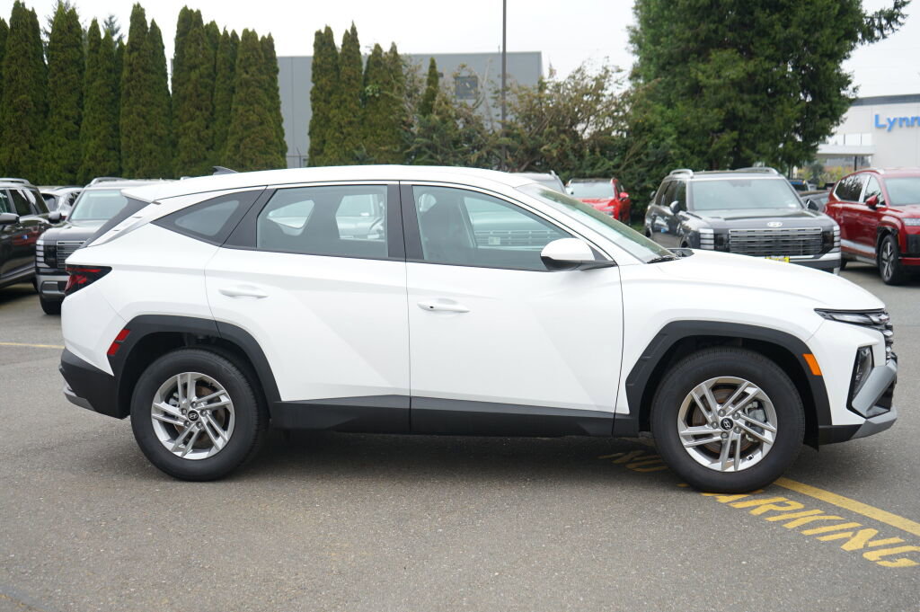 Certified 2025 Hyundai Tucson SE FWD image 5