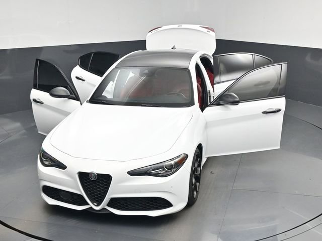 Used 2021 Alfa Romeo Giulia Ti Sport image 57