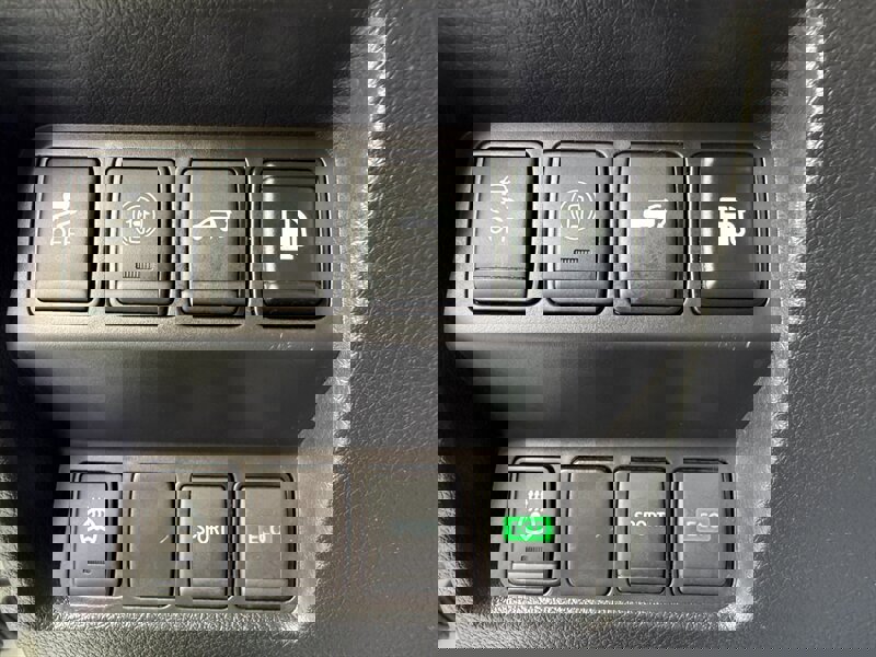 Used 2018 Nissan Rogue SL image 37