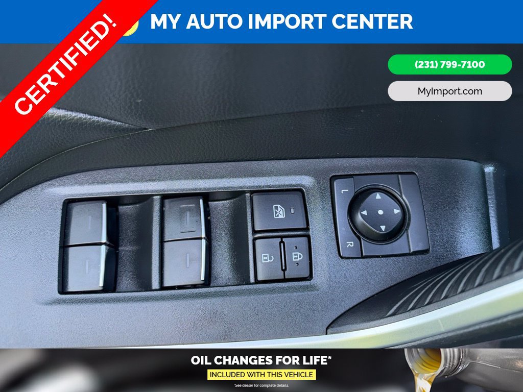 Used 2024 Toyota RAV4 AWD Hybrid image 11