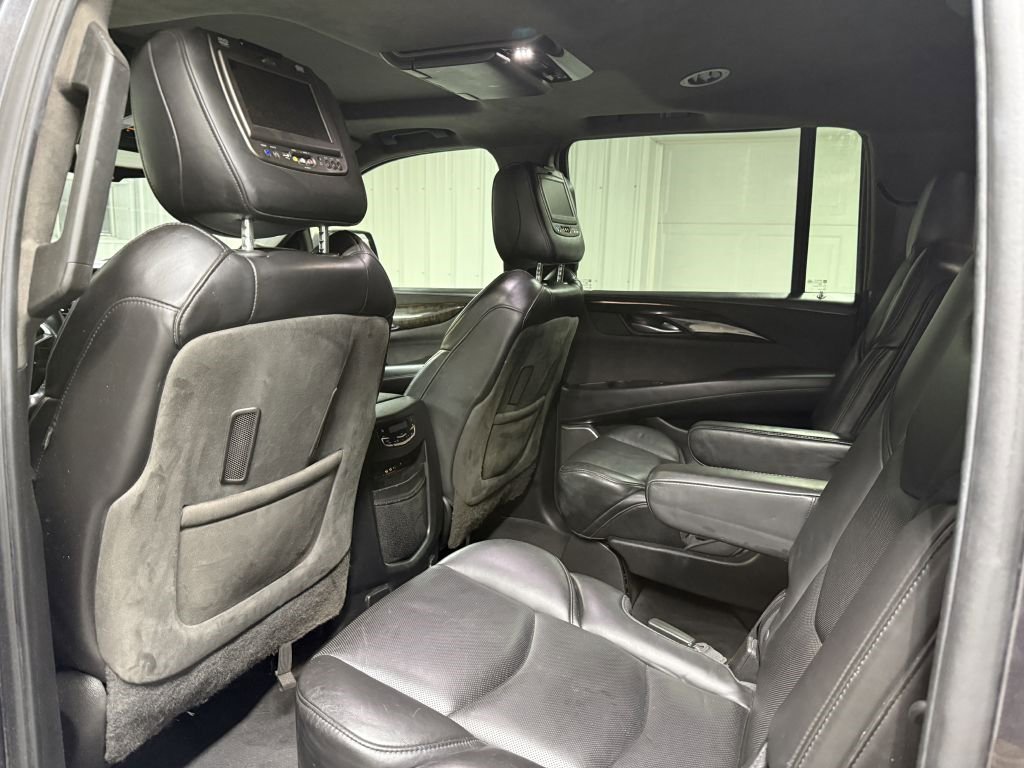 Used 2016 Cadillac Escalade ESV Platinum image 27