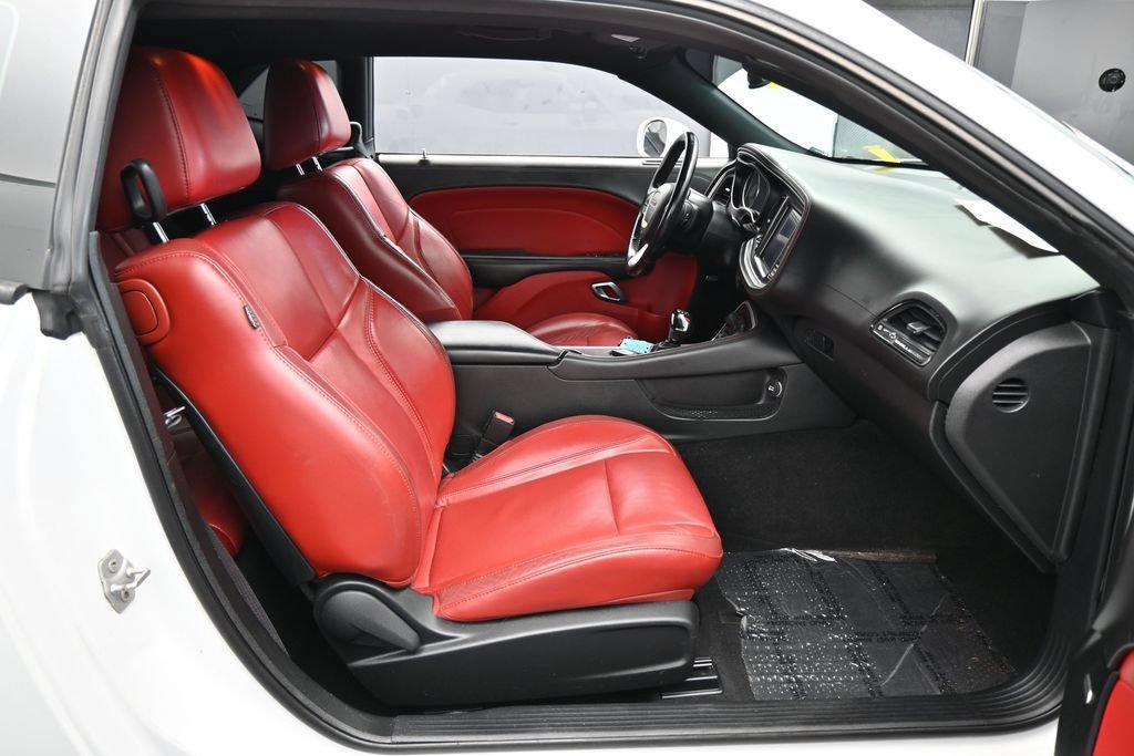Used 2020 Dodge Challenger SXT w/ Plus Package RWD image 31