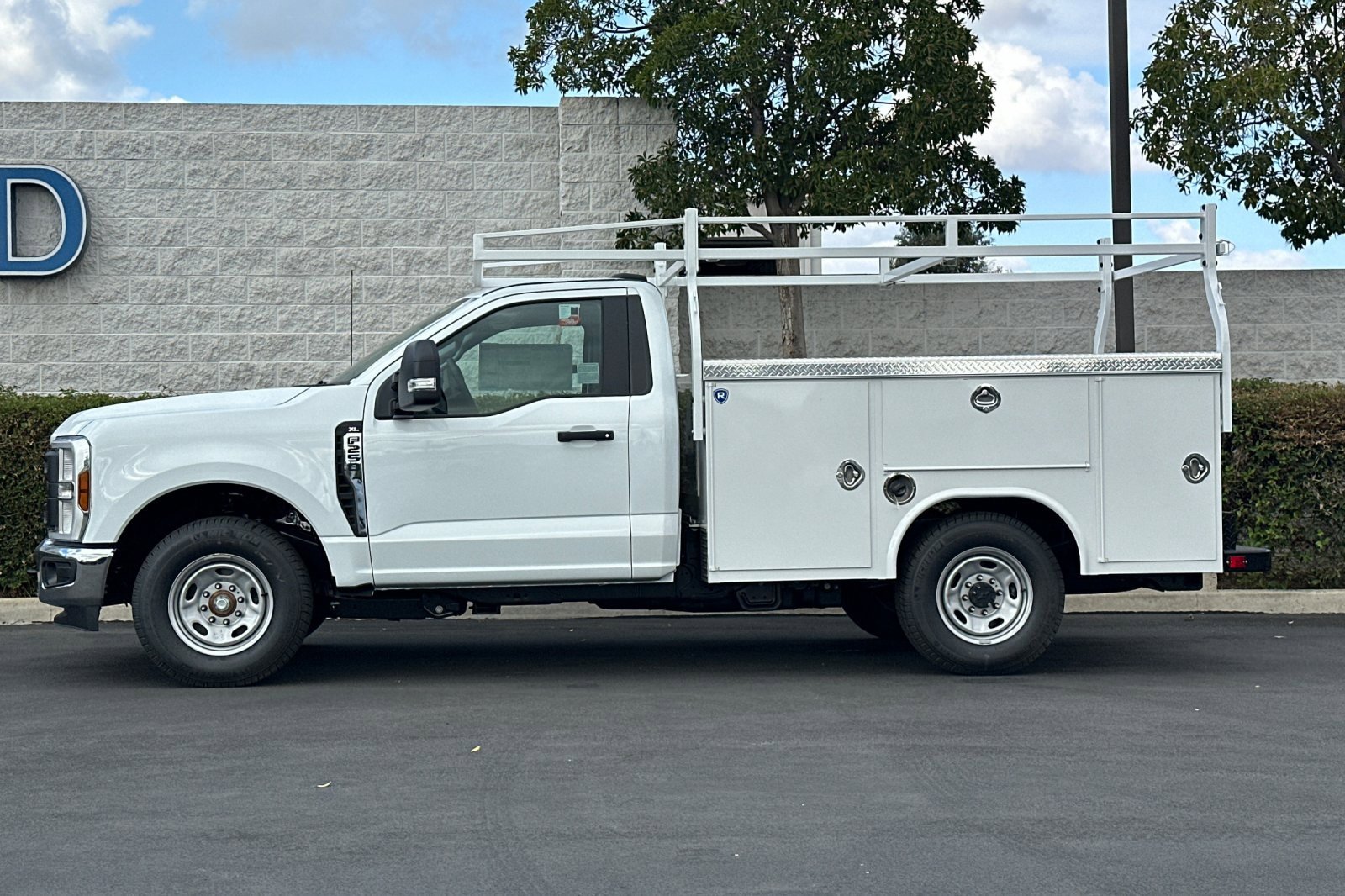 New 2026 Ford F250 XL w/ XL Chrome Package image 7