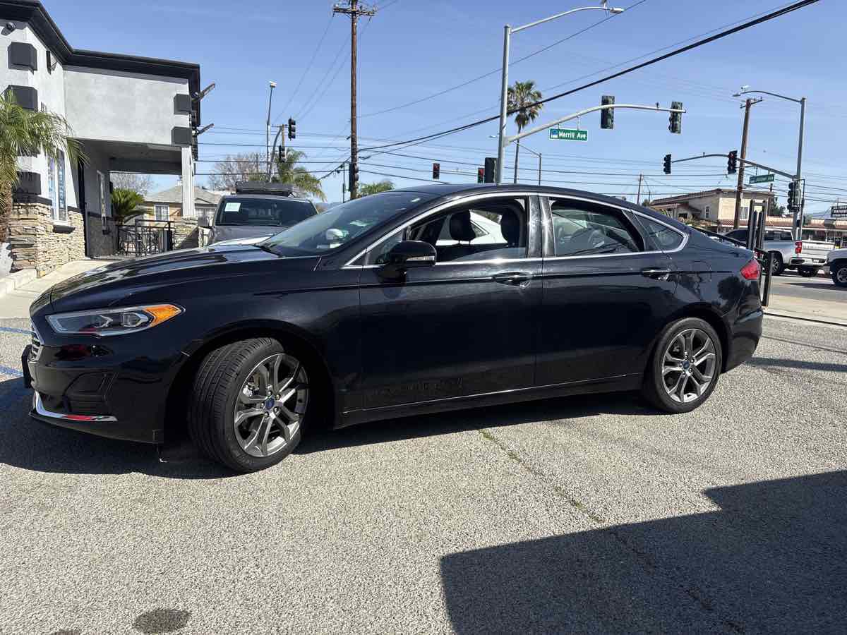 Used 2019 Ford Fusion SEL FWD image 6
