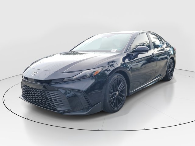 Used 2025 Toyota Camry SE FWD image 3
