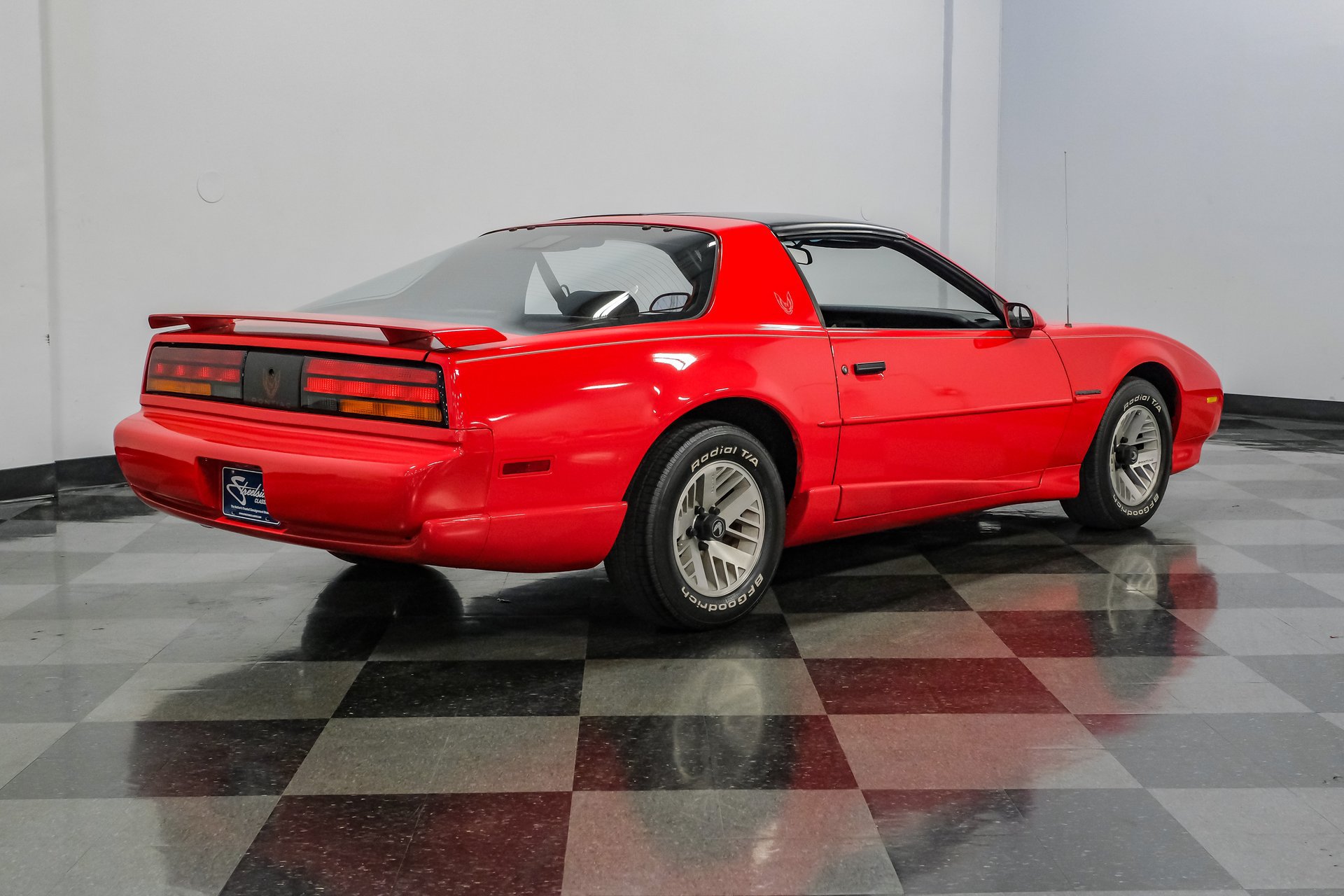 Used 1992 Pontiac Firebird Coupe RWD image 12
