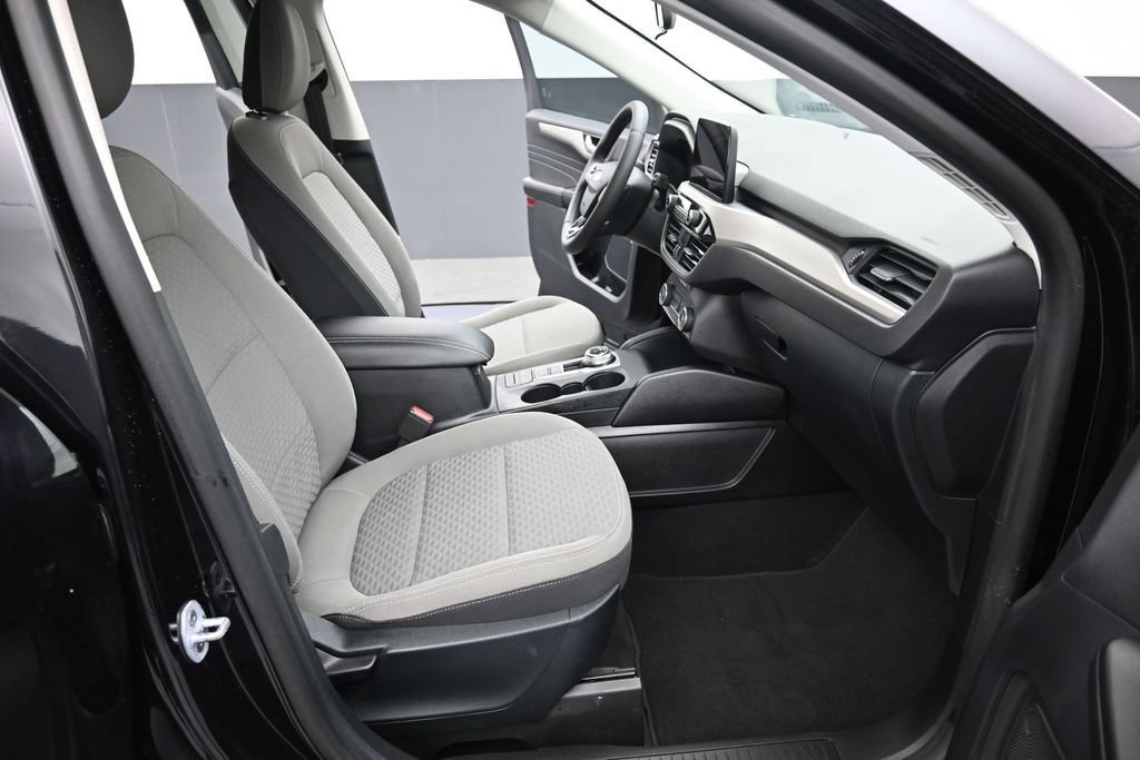 Used 2021 Ford Escape SE w/ SE Sport Appearance Package FWD image 14