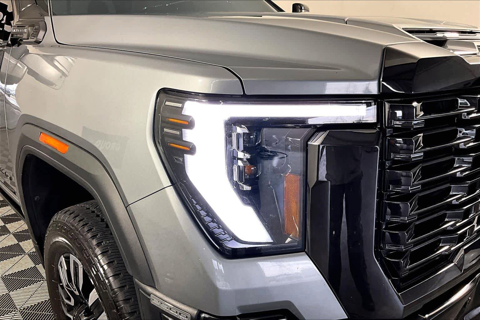 Used 2024 GMC Sierra 2500 Denali Ultimate AWD/4WD image 26