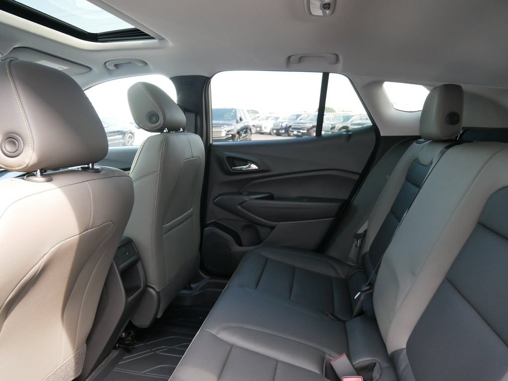 New 2026 Chevrolet Trax ACTIV w/ Sunroof Package FWD image 17