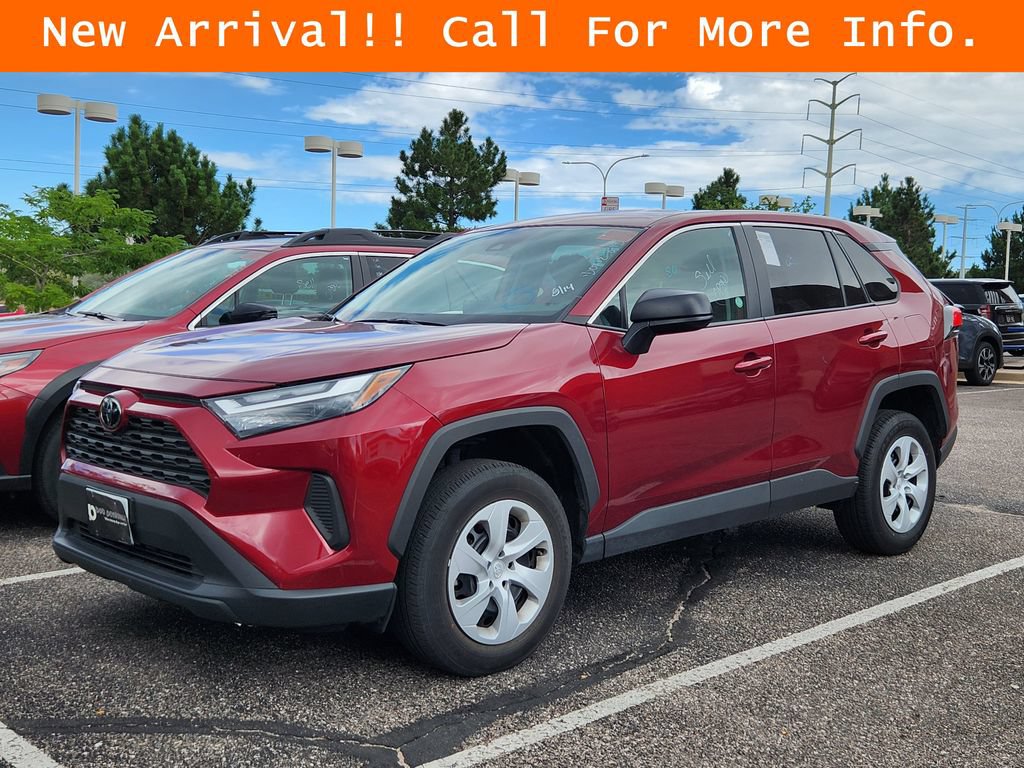 Used 2025 Toyota RAV4 LE AWD/4WD image 4
